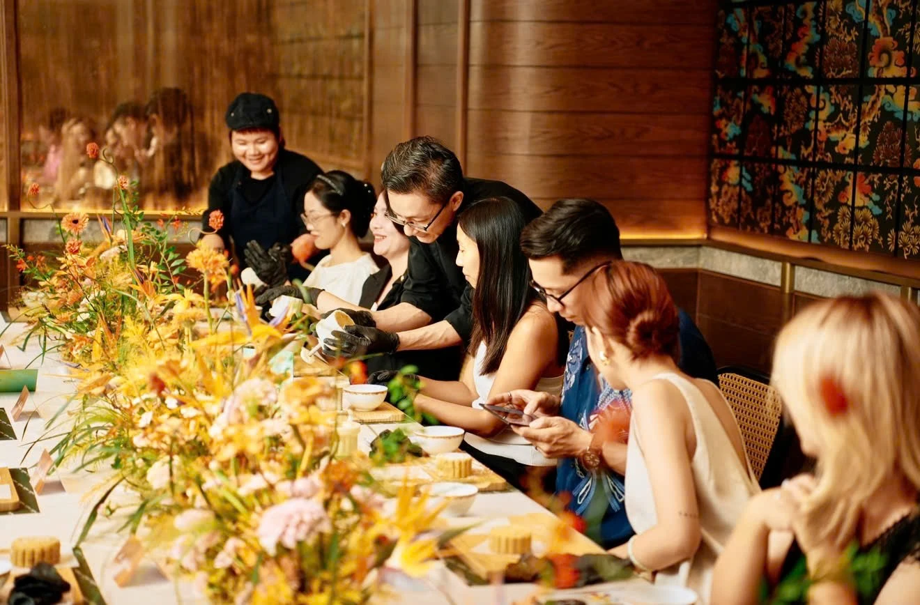 Bánh Trung thu thủ công: Di sản ở khách sạn 5 sao