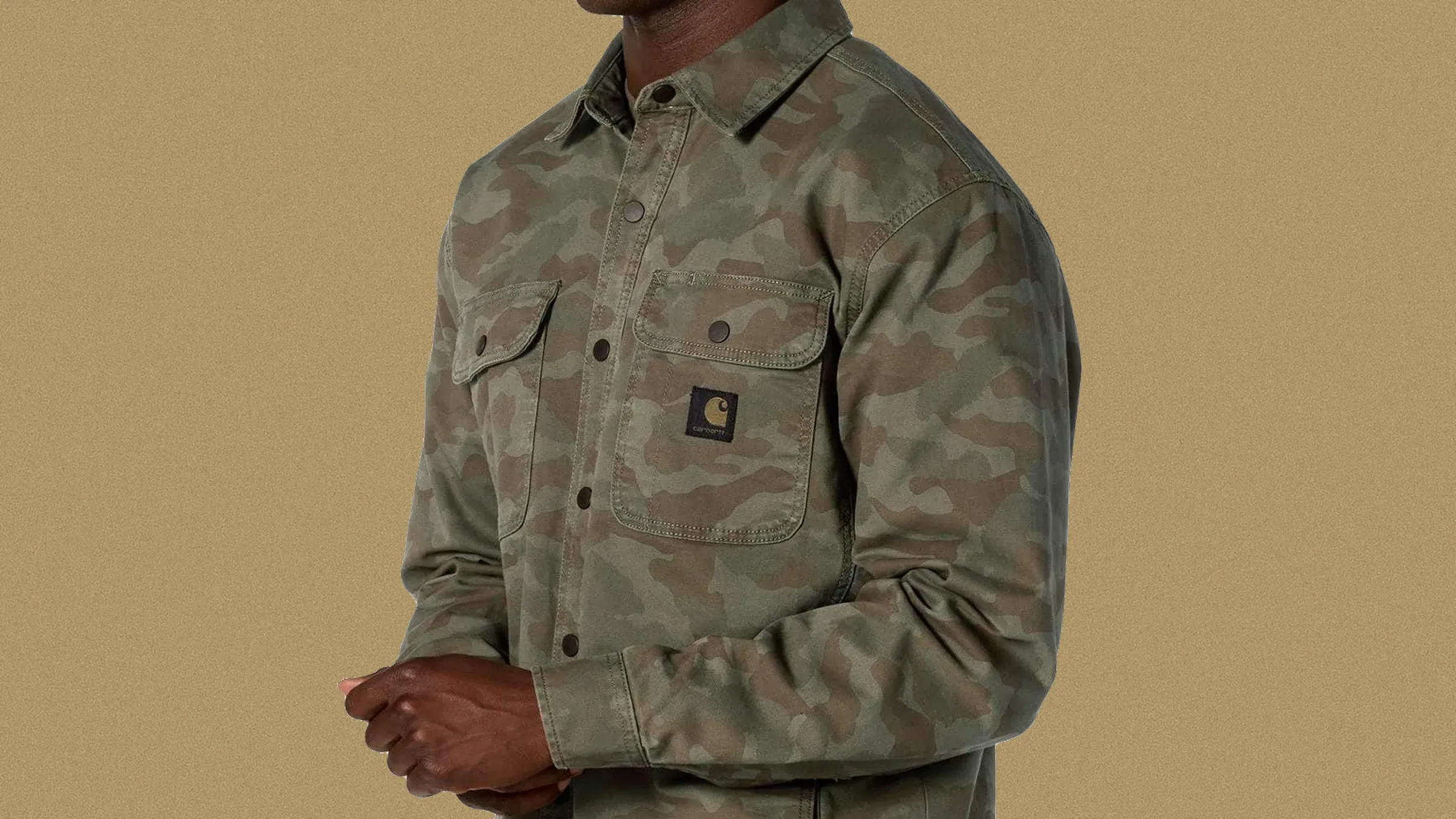 Áo khoác lấy cảm hứng quân đội: Uniqlo hay Carhartt?