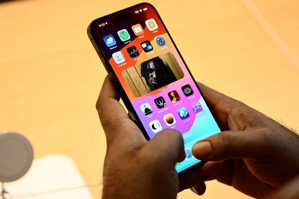 iPhone gập đầu tiên và chiến lược split-launch của Apple