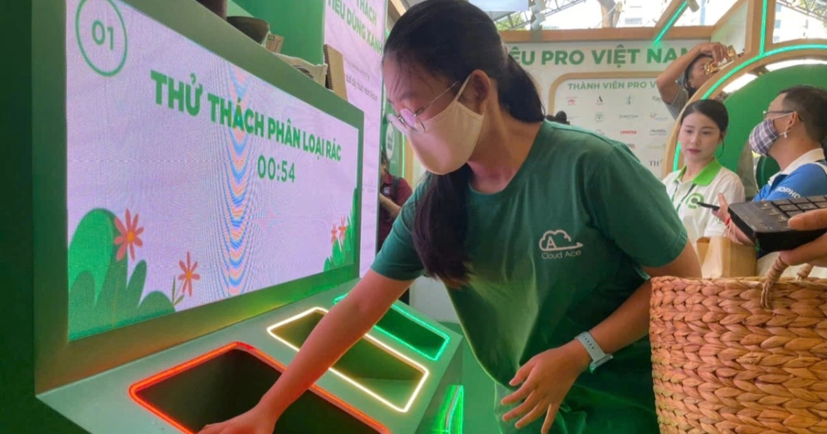 TPHCM xanh hóa toàn diện: từ xe máy điện đến điện rác