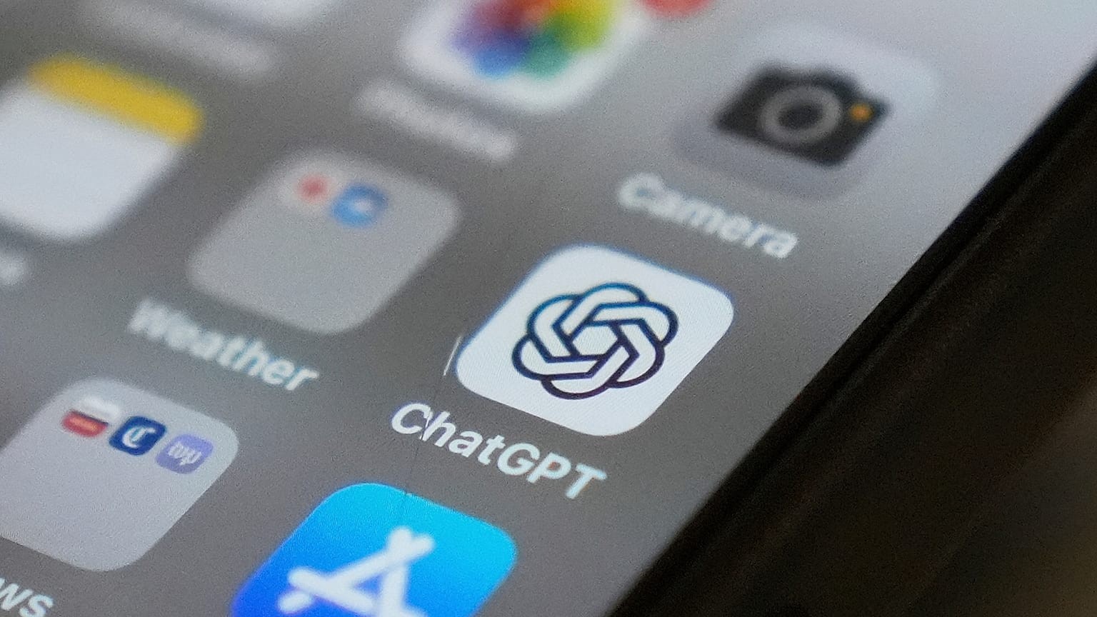 ChatGPT bắt đầu hiển thị quảng cáo tại châu Âu: Người dùng miễn phí trả giá bằng trải nghiệm