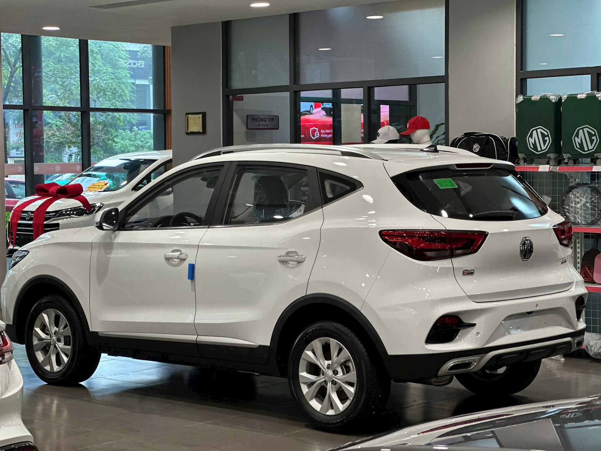 MG ZS giảm giá kỷ lục: cú sốc SUV cỡ B dưới 400 triệu