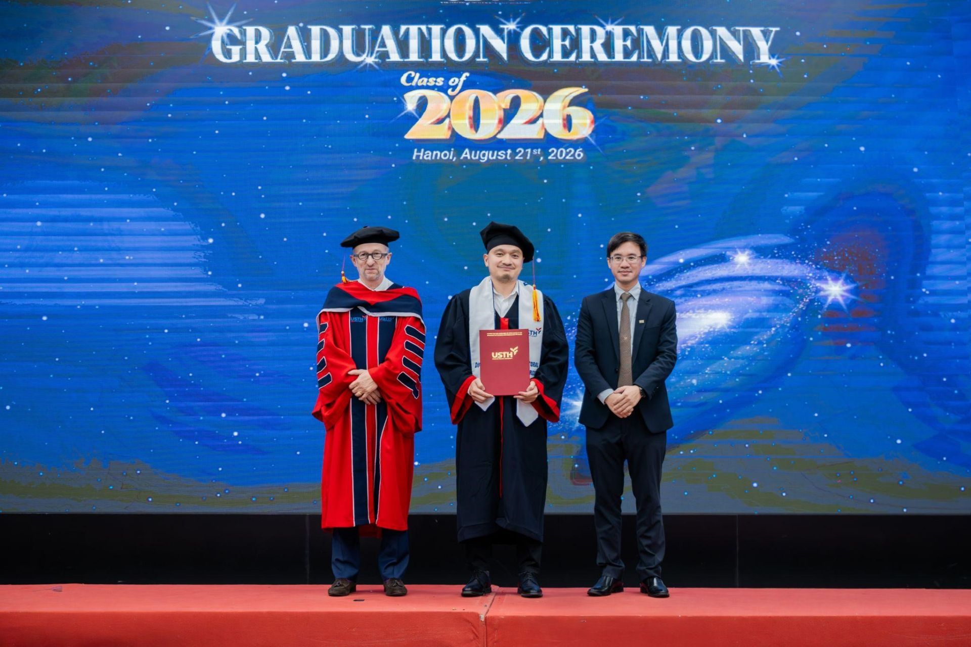 Từ phòng thí nghiệm đến phòng họp: tiến sĩ khoa học Việt Nam đang định nghĩa lại vai trò lãnh đạo