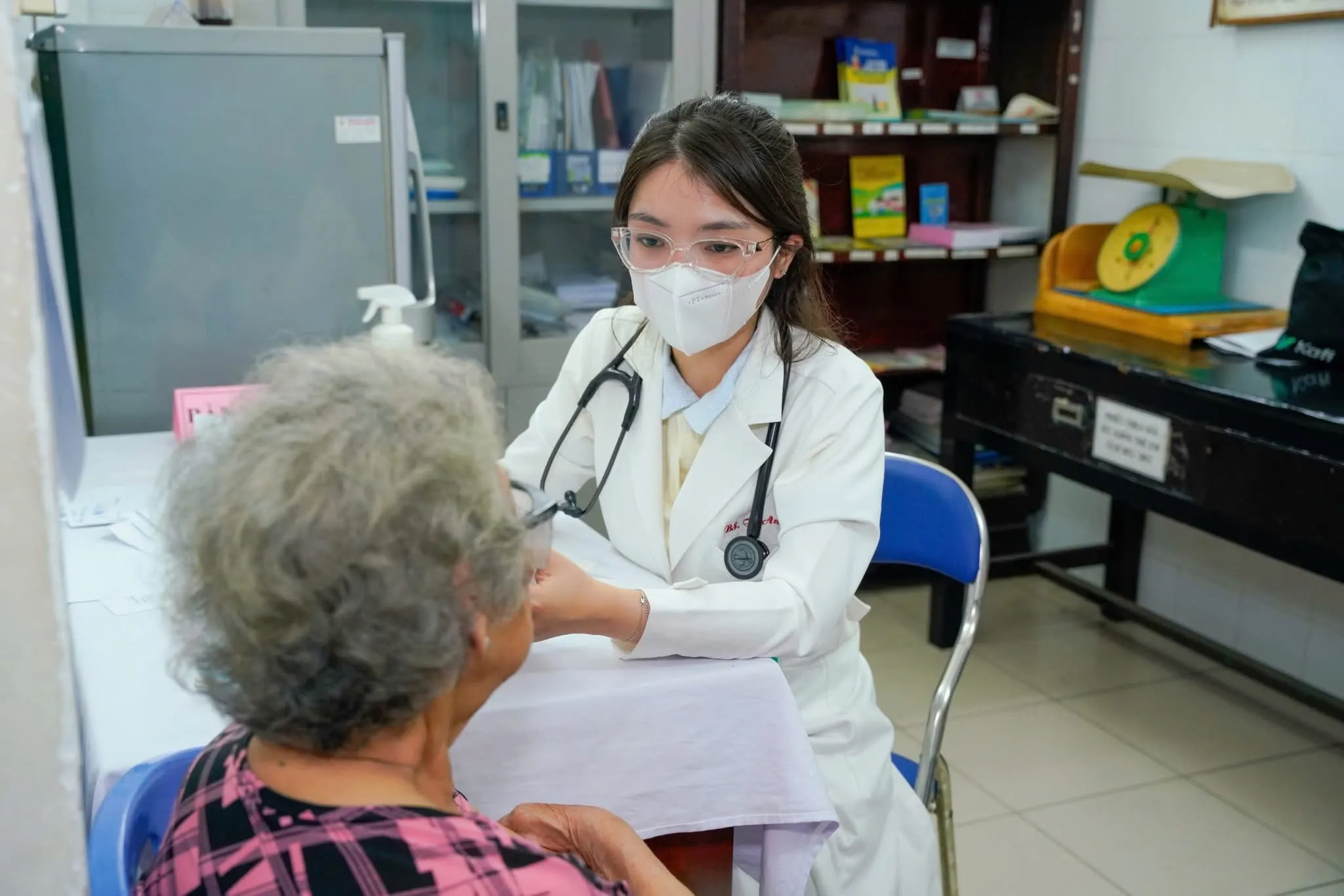 Sổ sức khỏe điện tử: tham vọng quản lý sức khỏe toàn diện ở các đô thị lớn