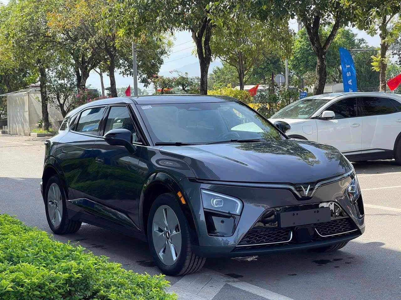 Từ SUV xăng sang VinFast điện: cú “nhảy hạng” về lái, chi phí và tiện nghi