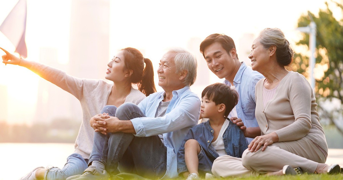 Vắc xin cúm hàng năm: Lá chắn bảo vệ tim mạch và não bộ cho người cao tuổi