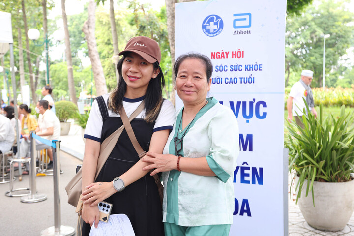 Chăm sóc người cao tuổi chủ động: sống lâu phải sống khỏe