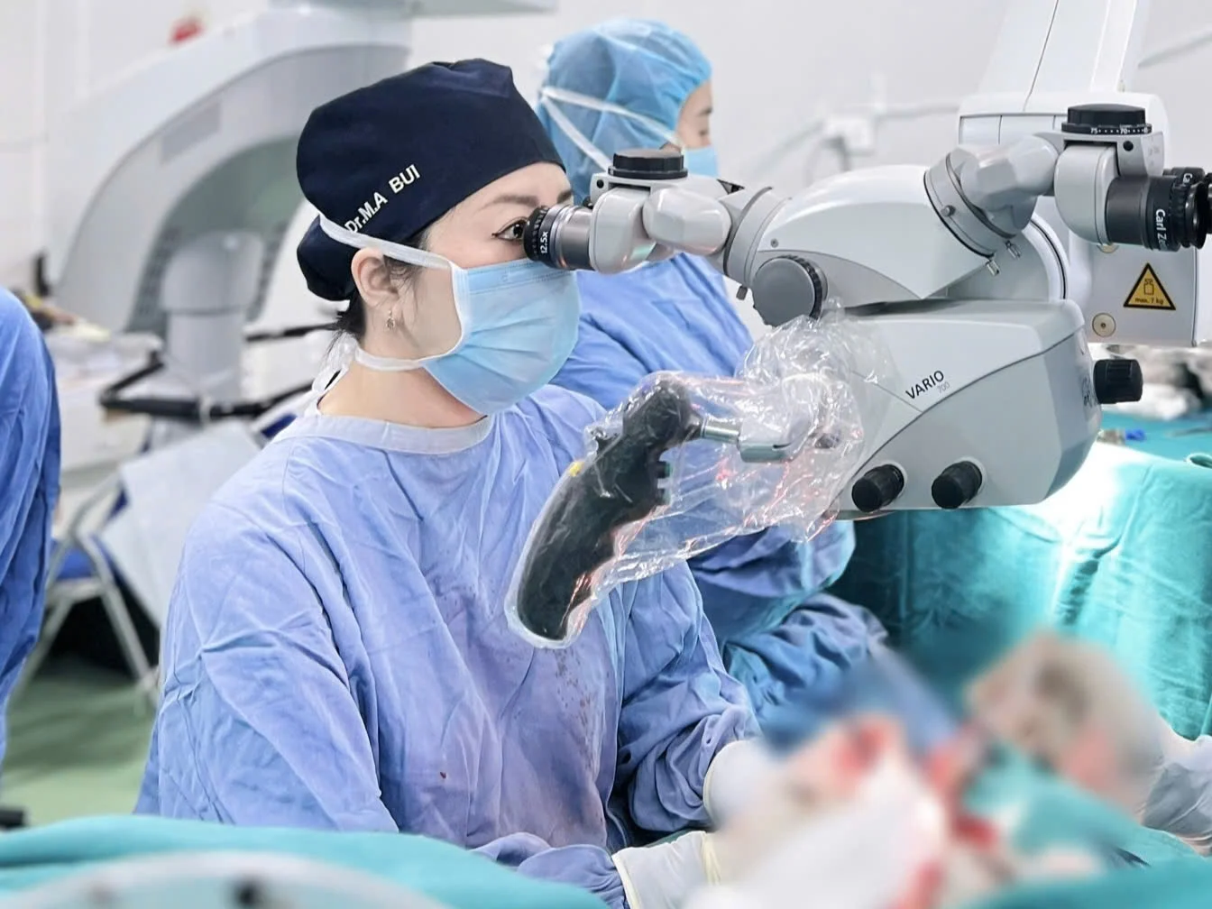 Vi phẫu liệt mặt mạn tính: từ 7 năm bất động đến nụ cười tự nhiên