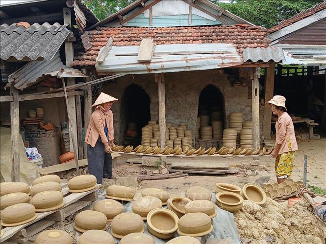Làng gốm Thanh Hà: giữ hồn gốm trong sức ép hiện đại