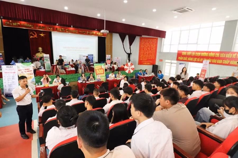 Doanh nghiệp bước vào trường dạy nghề: Thu hẹp khoảng cách đào tạo – nhà máy