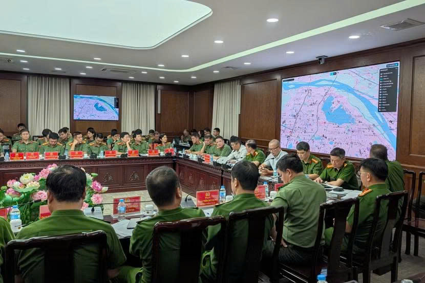 Hanoi Smart Police: ứng dụng cảnh sát thông minh mở cổng số giữa dân và công an