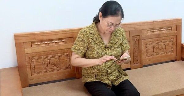 Từ sợ điện thoại đến tự tin giao dịch online