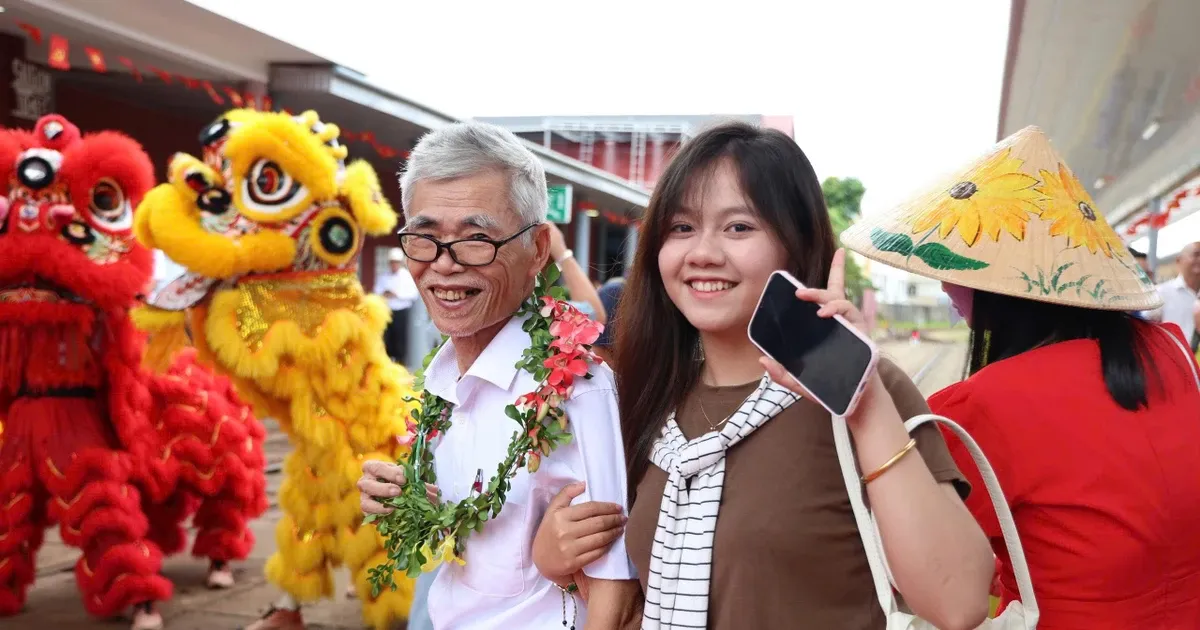 Tàu du lịch di sản Phong Nha – Huế: 190km kết nối di sản thế giới