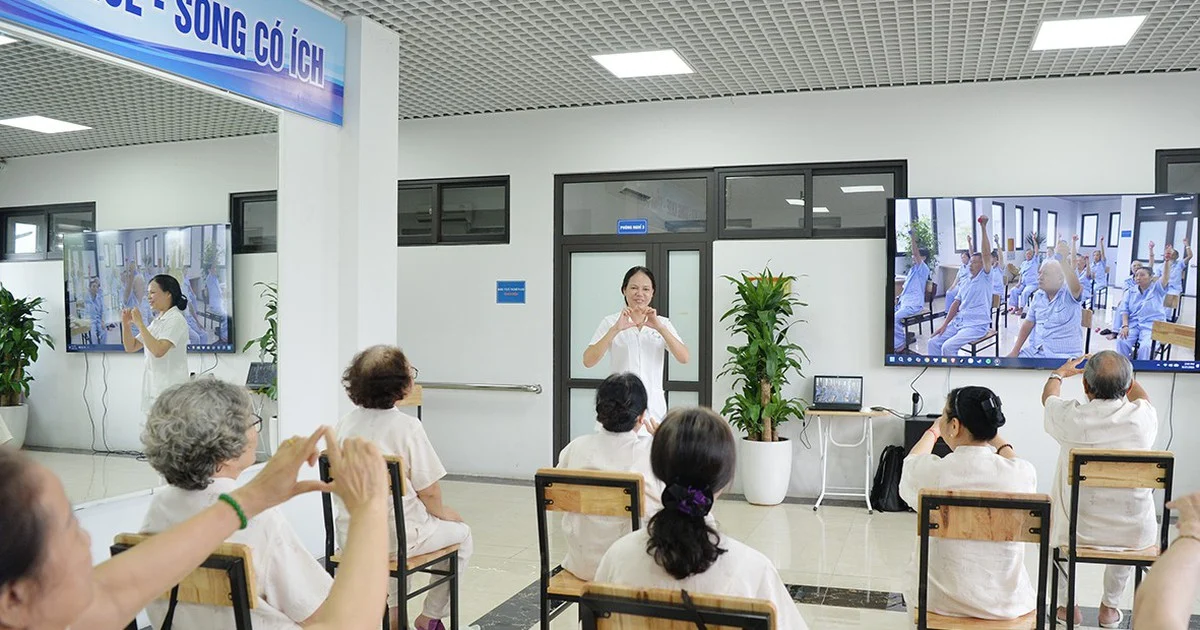 Cơ sở chăm sóc ban ngày và bài tập có hướng dẫn cho người cao tuổi