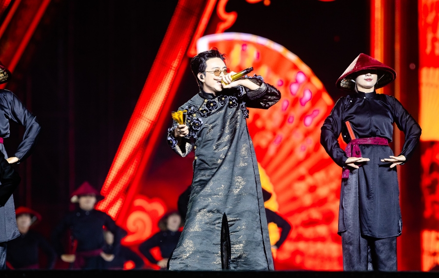 40.000 khán giả đội mưa tại concert Tổ Quốc Trong Tim