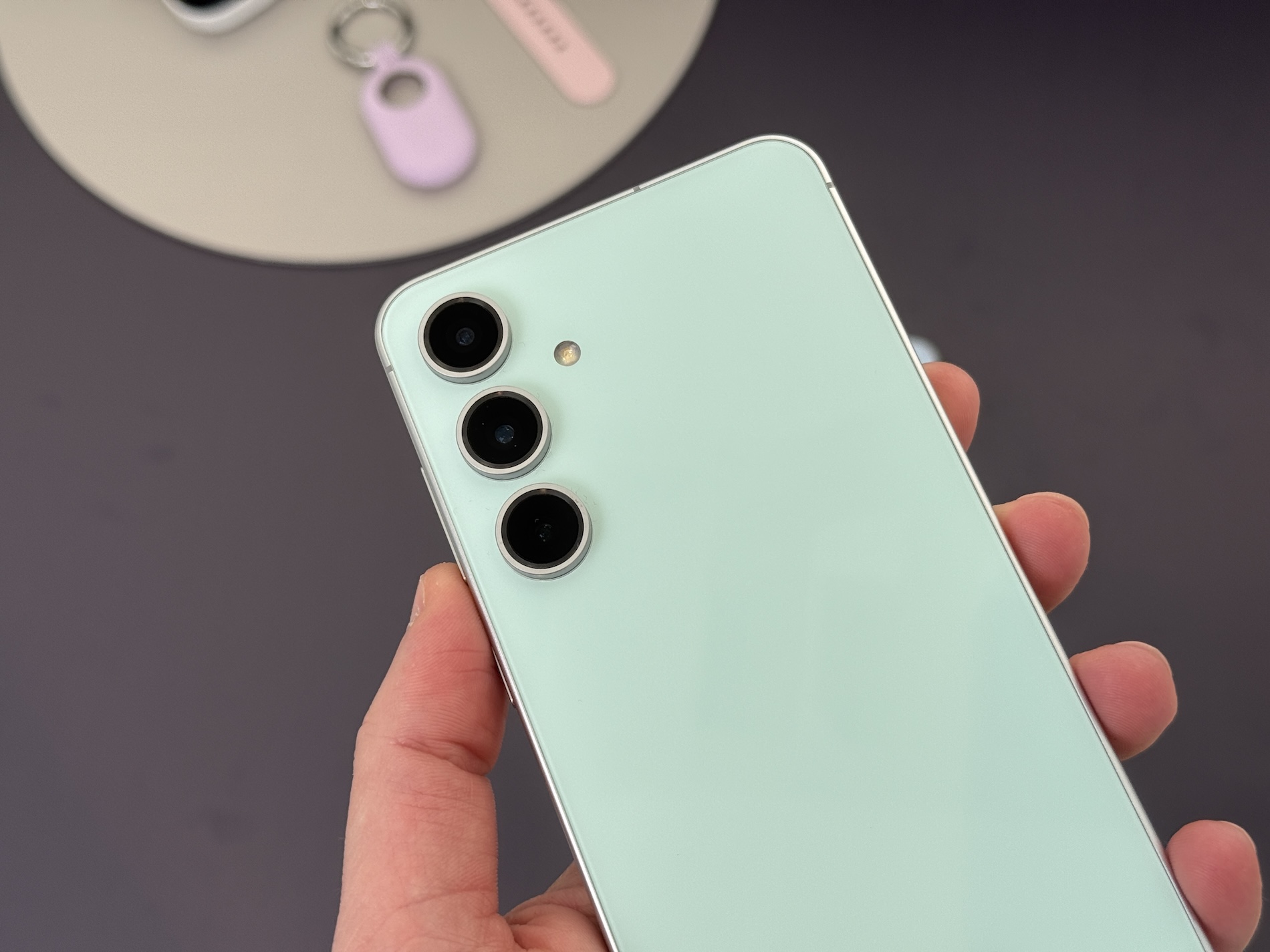 Galaxy S26 FE vs S24 FE: Patutkah Anda Naik Taraf?