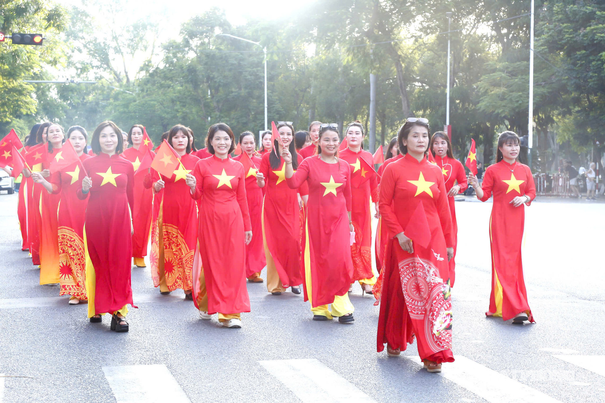 Phố đi bộ ẩm thực đêm Hải Phòng: cú hích cho kinh tế đêm và tiểu thương