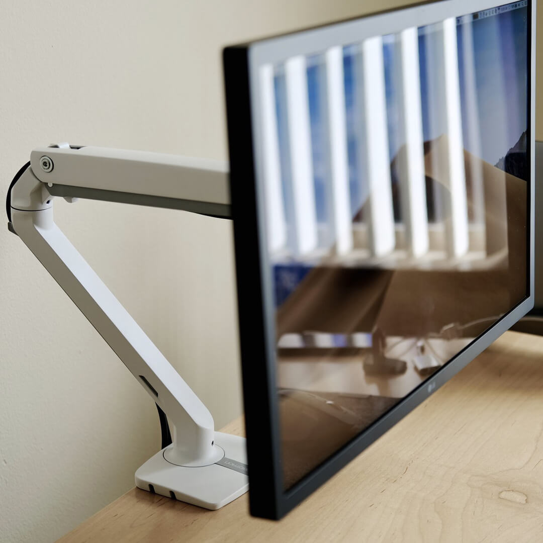 Khung bàn đứng giá rẻ: chọn FEZIBO, Loctek/FlexiSpot hay Ergotron?