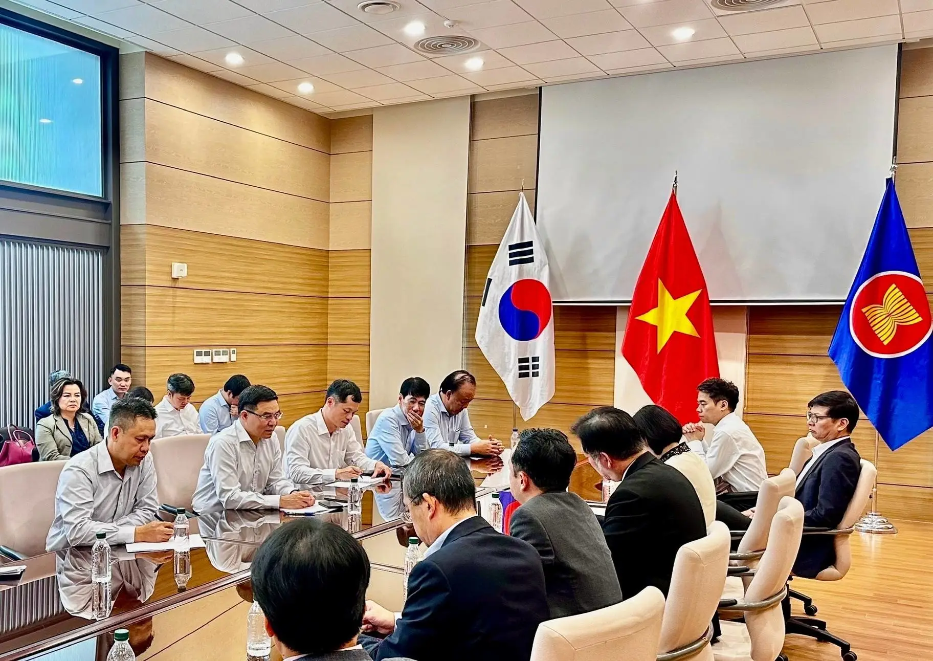 Việt Nam – Hàn Quốc mở rộng đào tạo bán dẫn: bước đi chiến lược