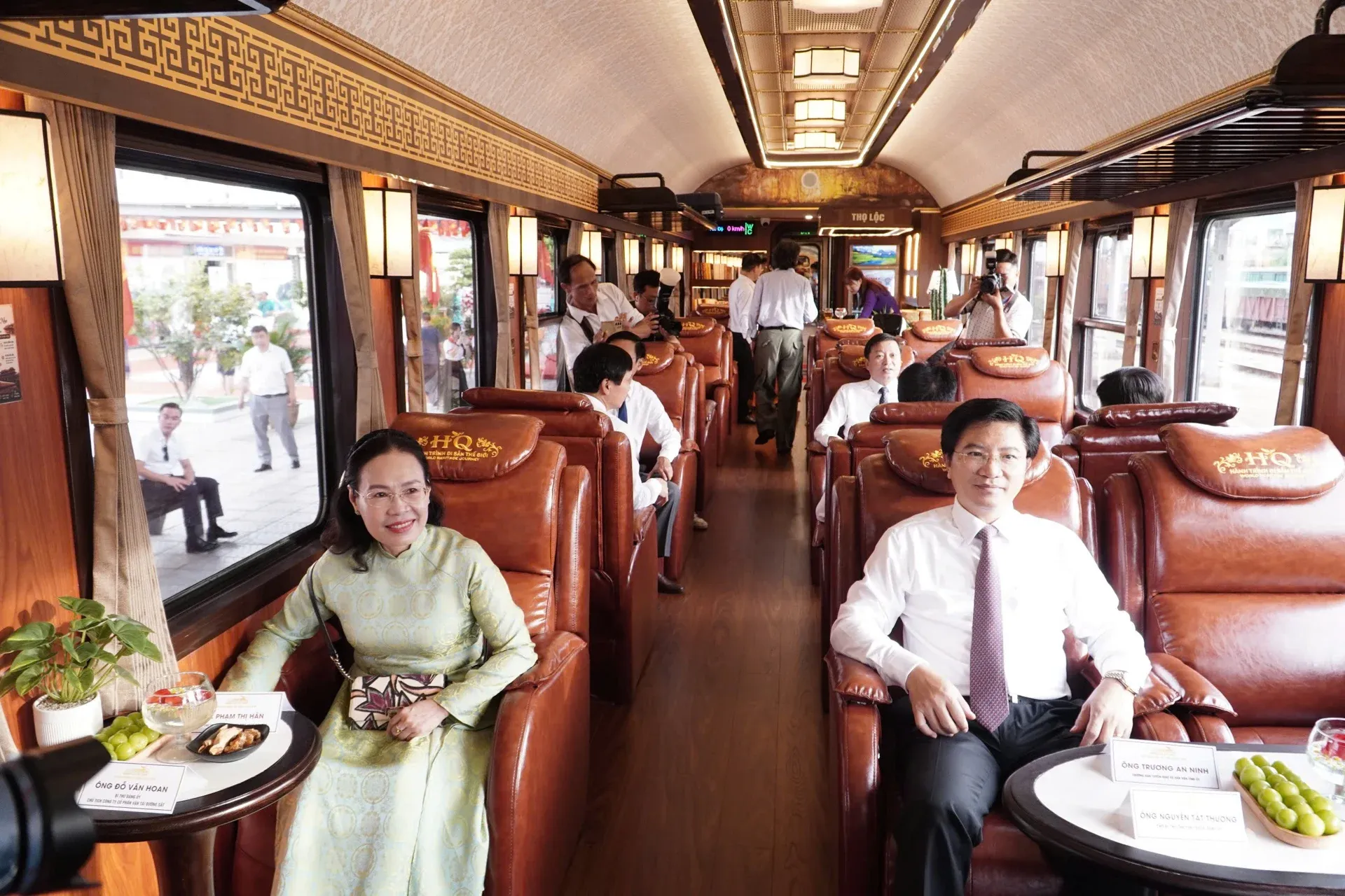 Tàu di sản Huế - Phong Nha: Cách rẻ để chạm hai di sản thế giới