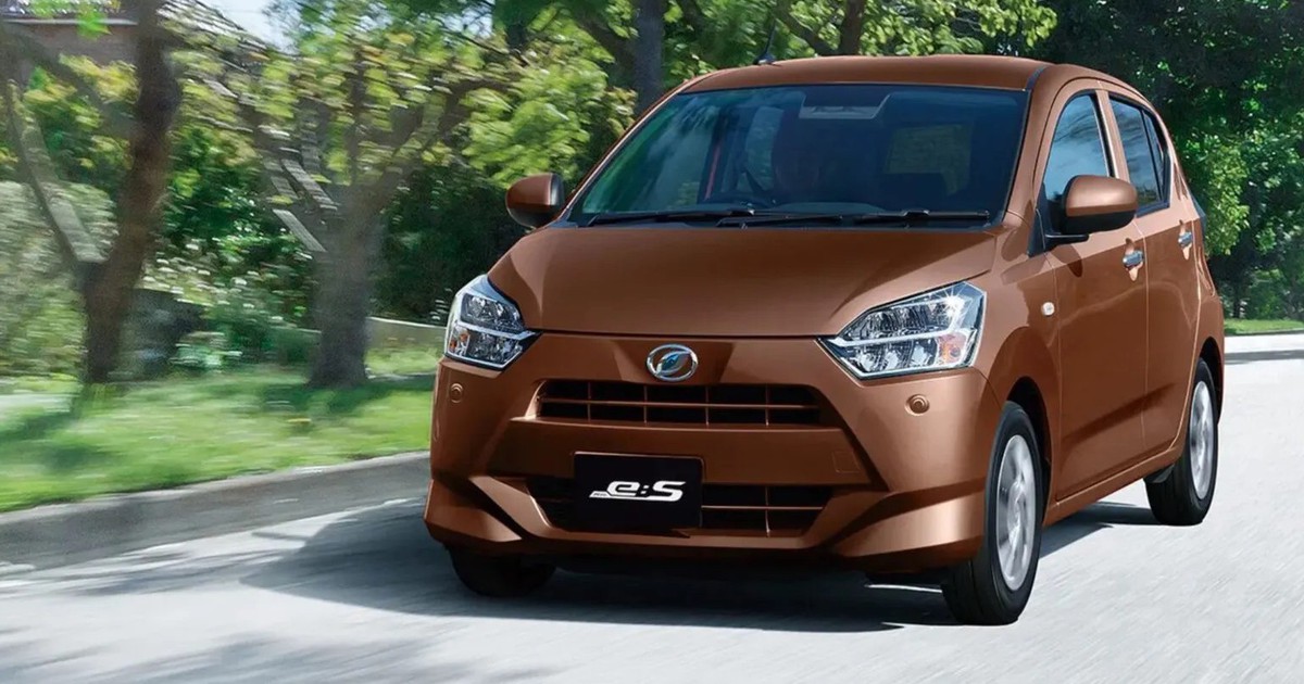 Daihatsu Mira e:S giá rẻ tiết kiệm 3,7L/100km có đáng mua hơn hatchback hạng B?