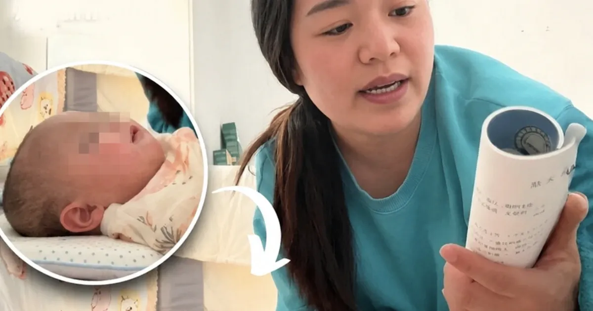 Toán học làm công cụ dỗ dành: Khi hàm số bậc hai ru con ngủ