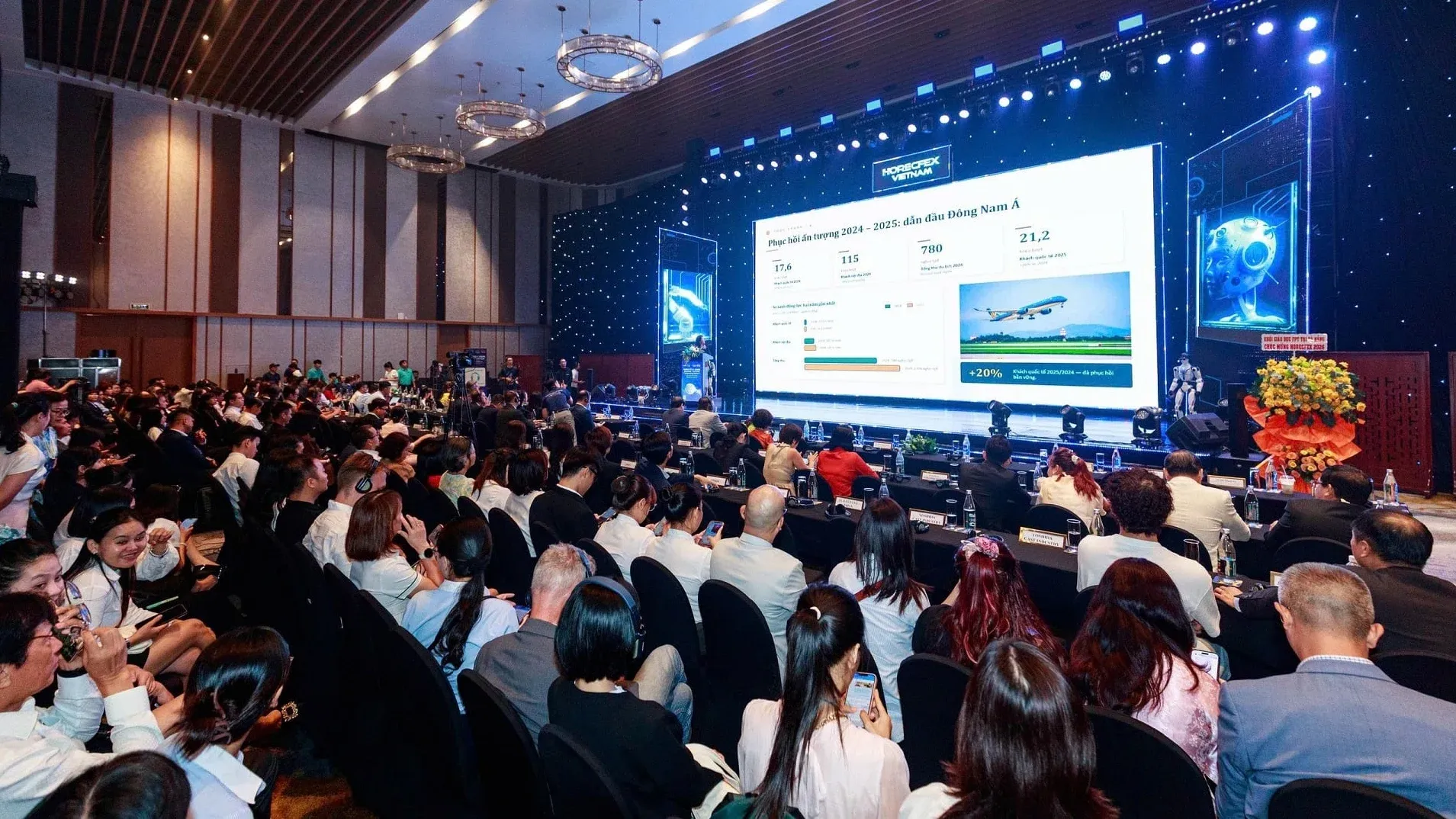 Từ robot lễ tân đến AI: Du lịch Việt Nam đang đổi luật chơi