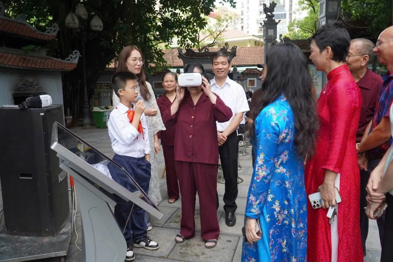 Di sản văn hóa bước vào lớp học số