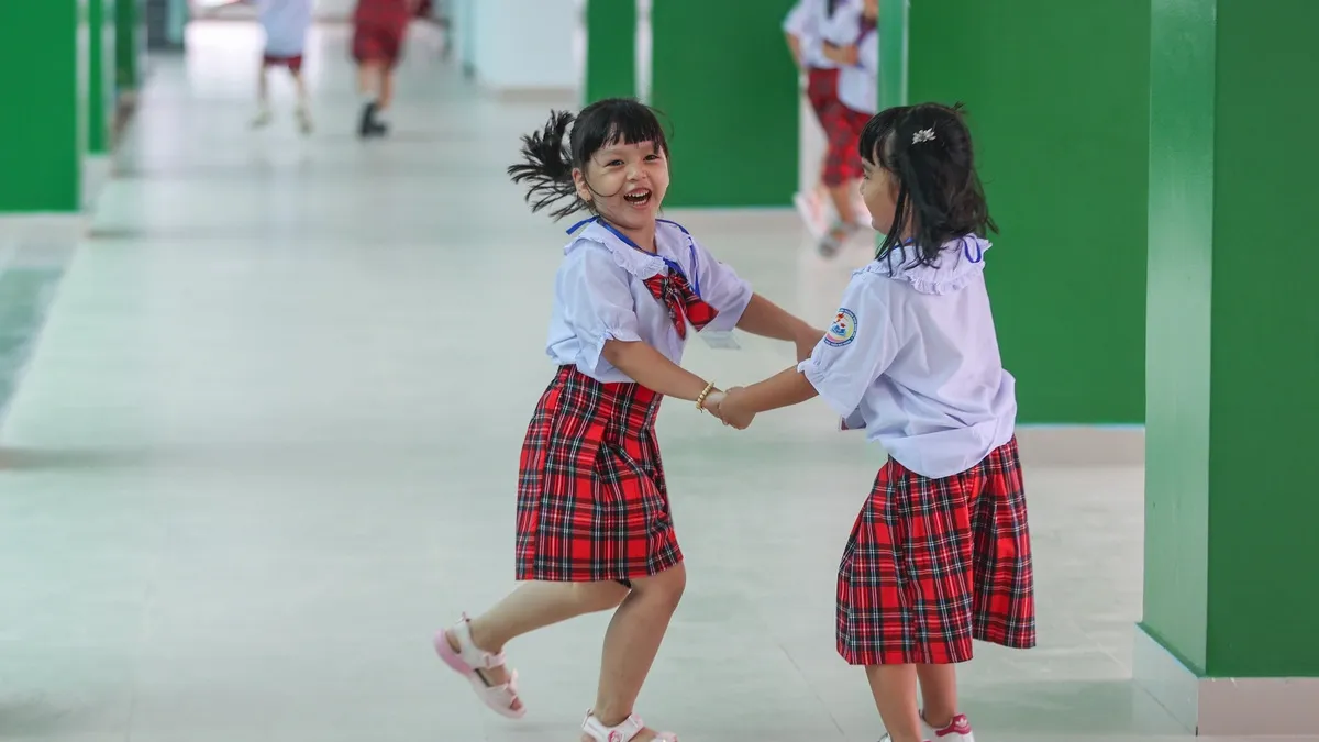 Trường công lập hiện đại: hồ bơi, nhà thi đấu và phòng STEM có ý nghĩa gì?