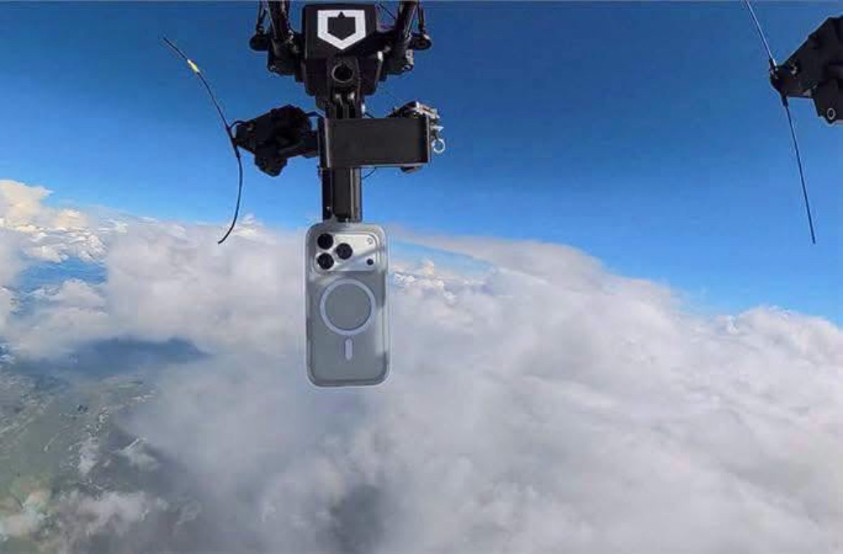 Ốp lưng RHINOSHIELD AirX và cú rơi 30.607 m: công nghệ bảo vệ điện thoại cực đoan