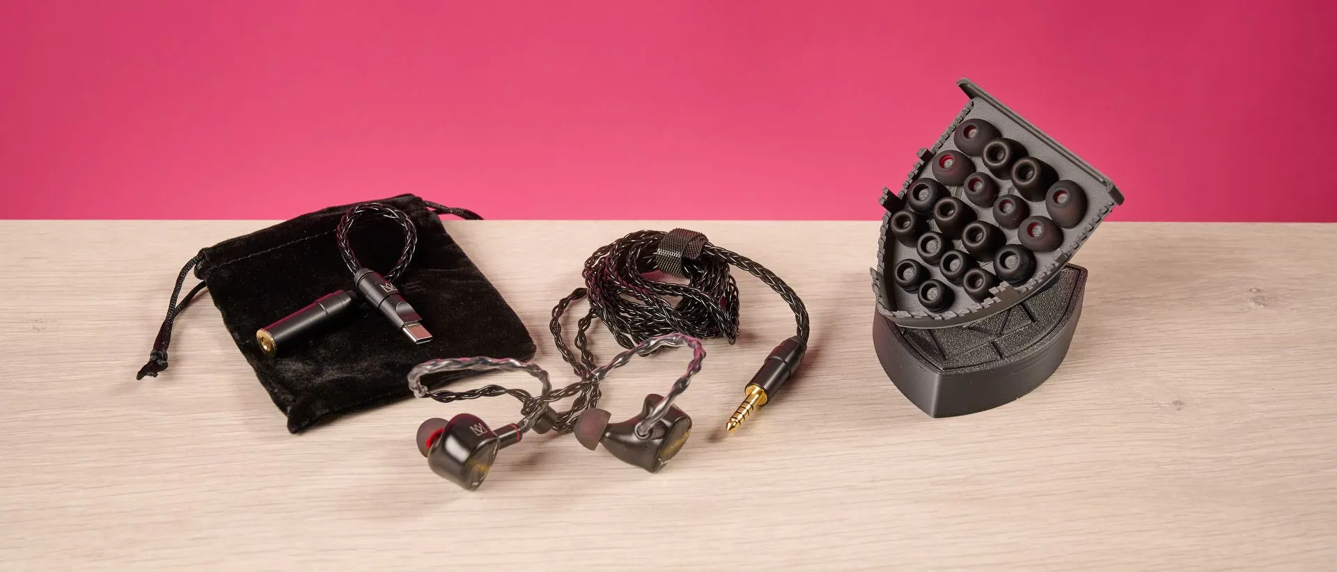 Noble Audio Iris vs Vanguard: soundstage rộng hay giá trị phòng thu trên tai nghe in-ear audiophile?
