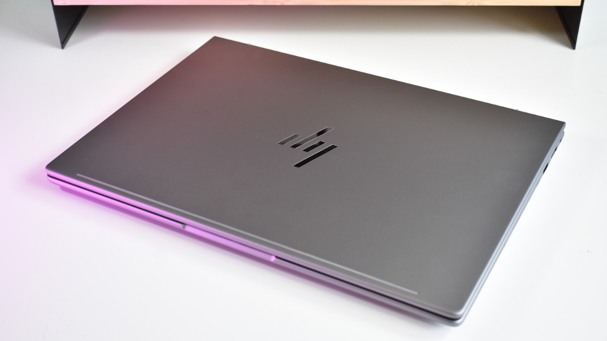 HP ZBook 8 G2a 14 vs EliteBook 8 G2a 14 AI: chọn laptop nhẹ cho dân chuyên