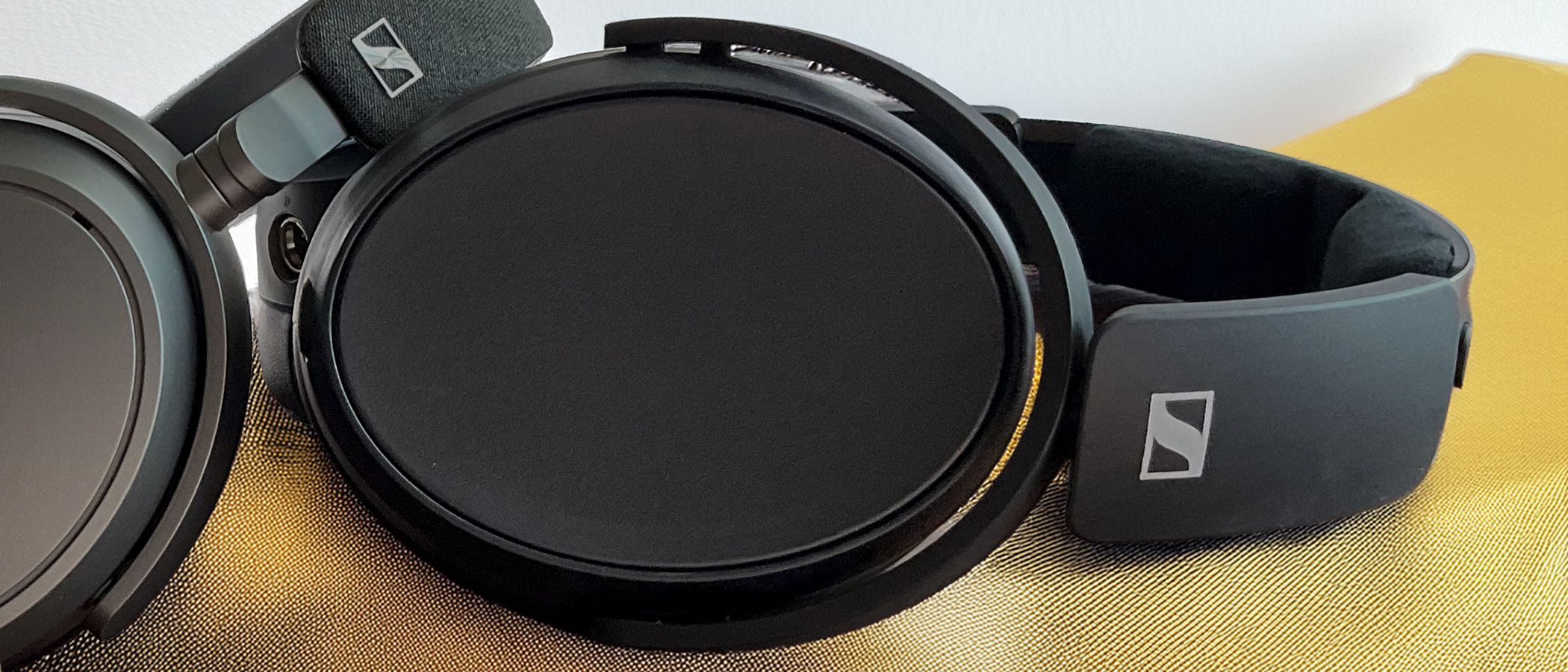 Tai nghe open-back thoải mái: Grado SR325, ATH-ADX3000 hay Sennheiser HD 480 Pro?