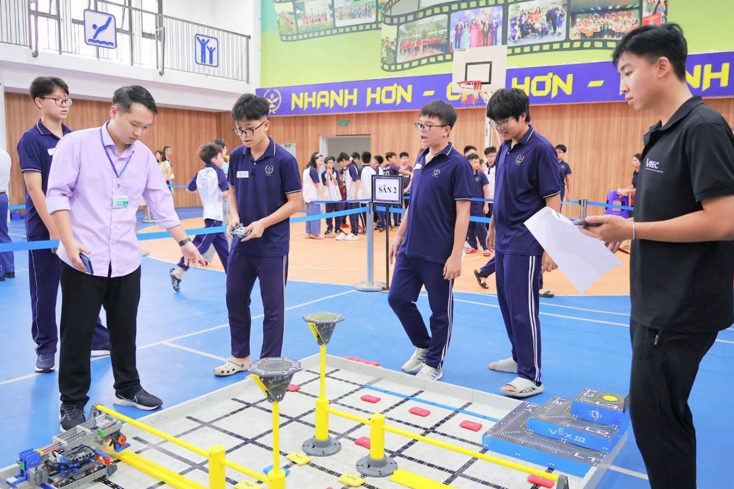 Học sinh ồ ạt chọn ngành STEM nhưng doanh nghiệp vẫn thiếu người