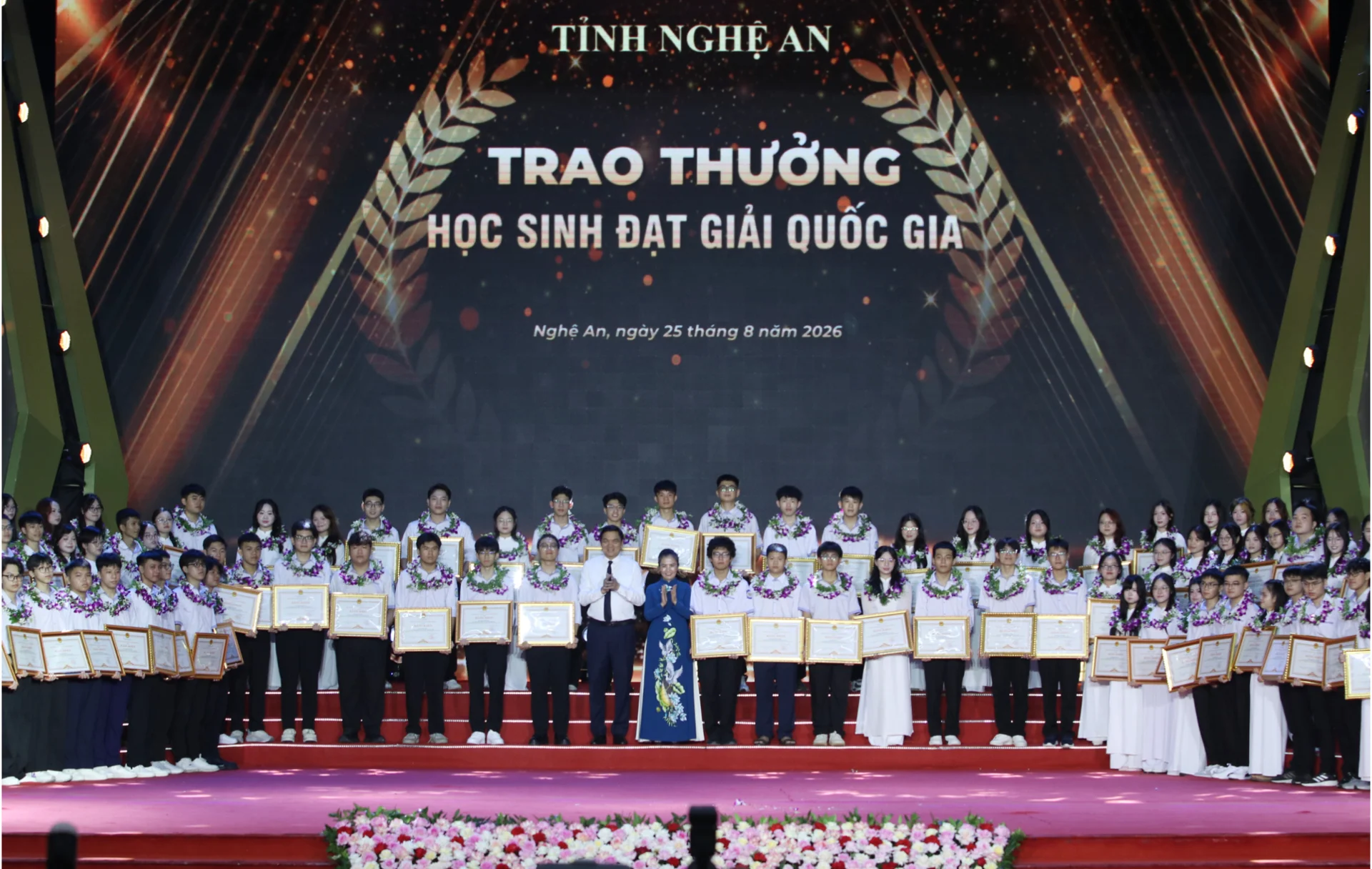 Học sinh vùng cao Nghệ An: Từ rẻo cao đến đỉnh cao tri thức