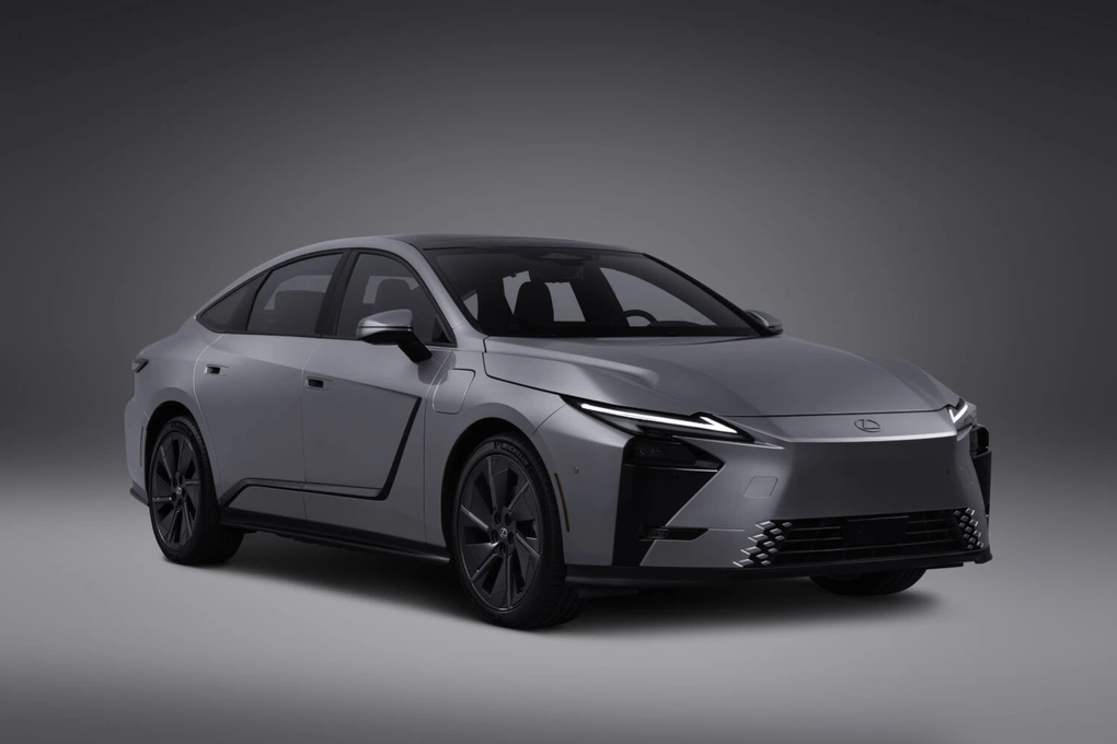 Lexus ES thế hệ mới lộ diện: hybrid và thuần điện, người mua nên kỳ vọng gì?