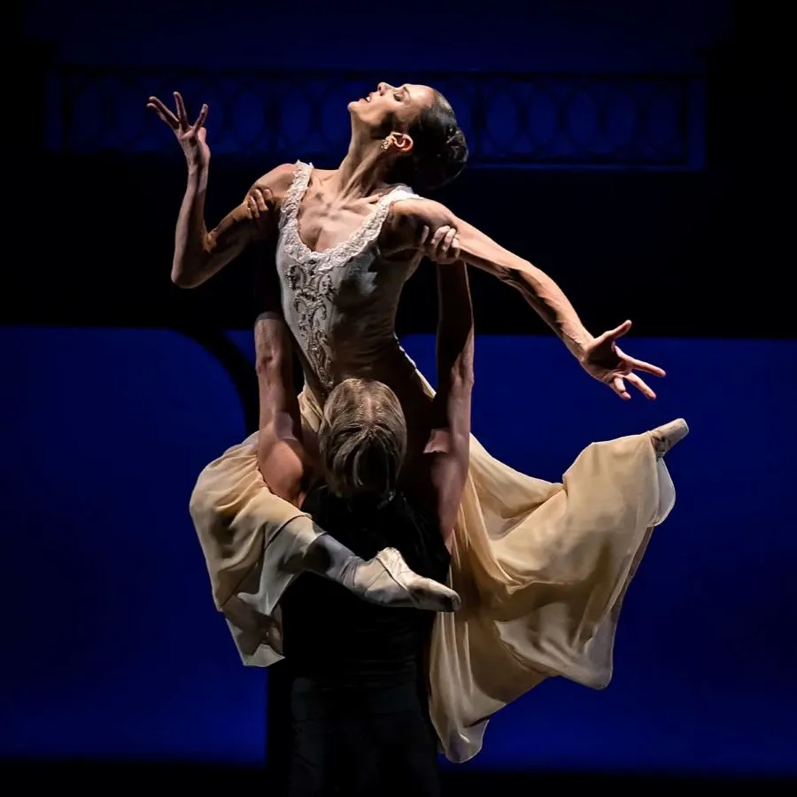 Vé ballet 20 triệu đồng cháy hàng: khán giả Việt đang ưu tiên trải nghiệm