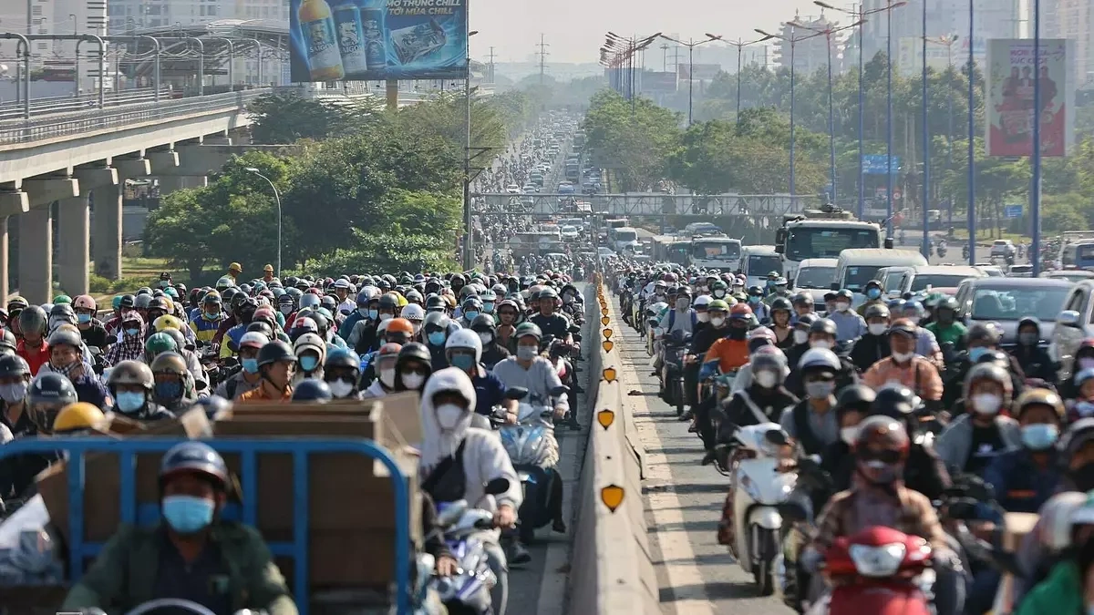 Vùng phát thải thấp LEZ ở TP.HCM: Xe xăng dầu nào sẽ bị siết và nên chuẩn bị ra sao