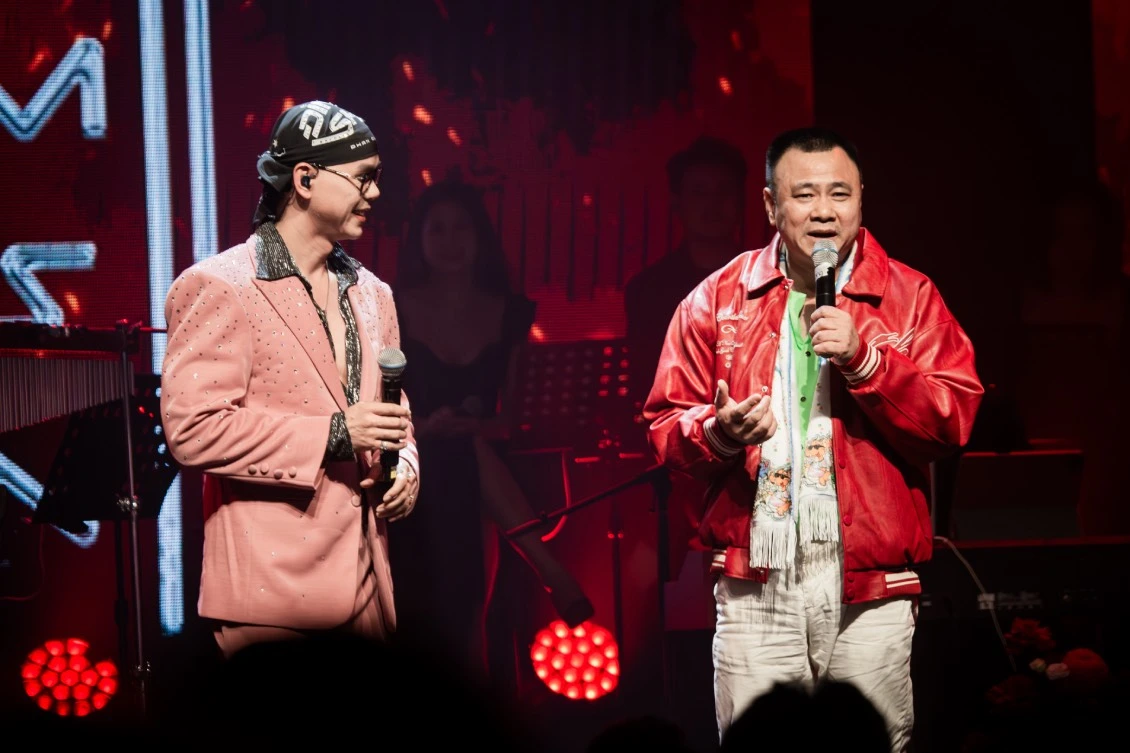 Phan Đinh Tùng biến concert một đêm thành series YouTube dài hạn