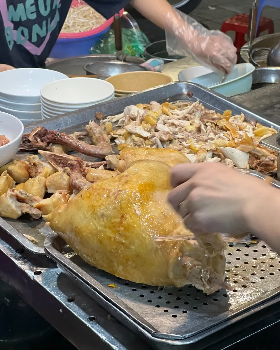 Phở Việt Nam chinh phục thế giới từ phố cổ đến bầu trời