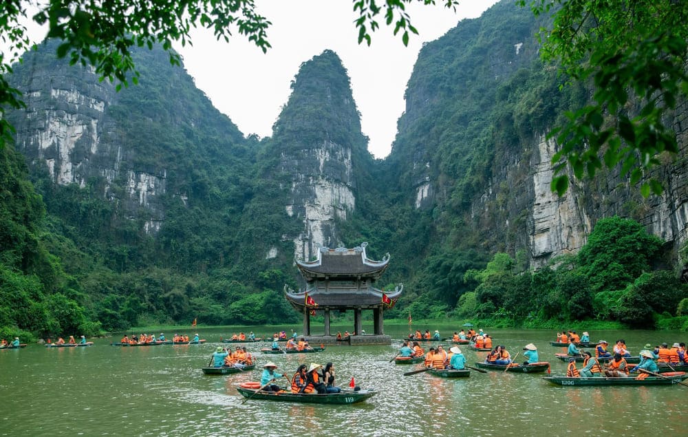 Hành trình 2 ngày 1 đêm từ Hà Nội đến Ninh Bình cho gia đình