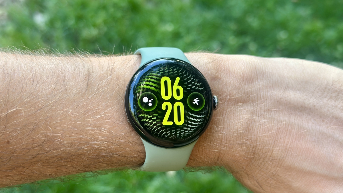 5 mẫu smartwatch giảm giá đáng chú ý cho người yêu thể thao