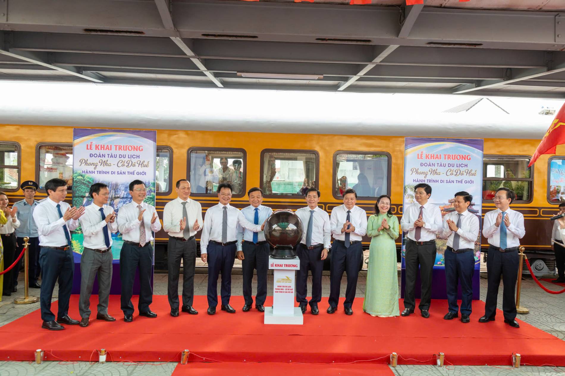 Tàu di sản Huế - Phong Nha: Hành trình 190km cho người mê du lịch tiết kiệm