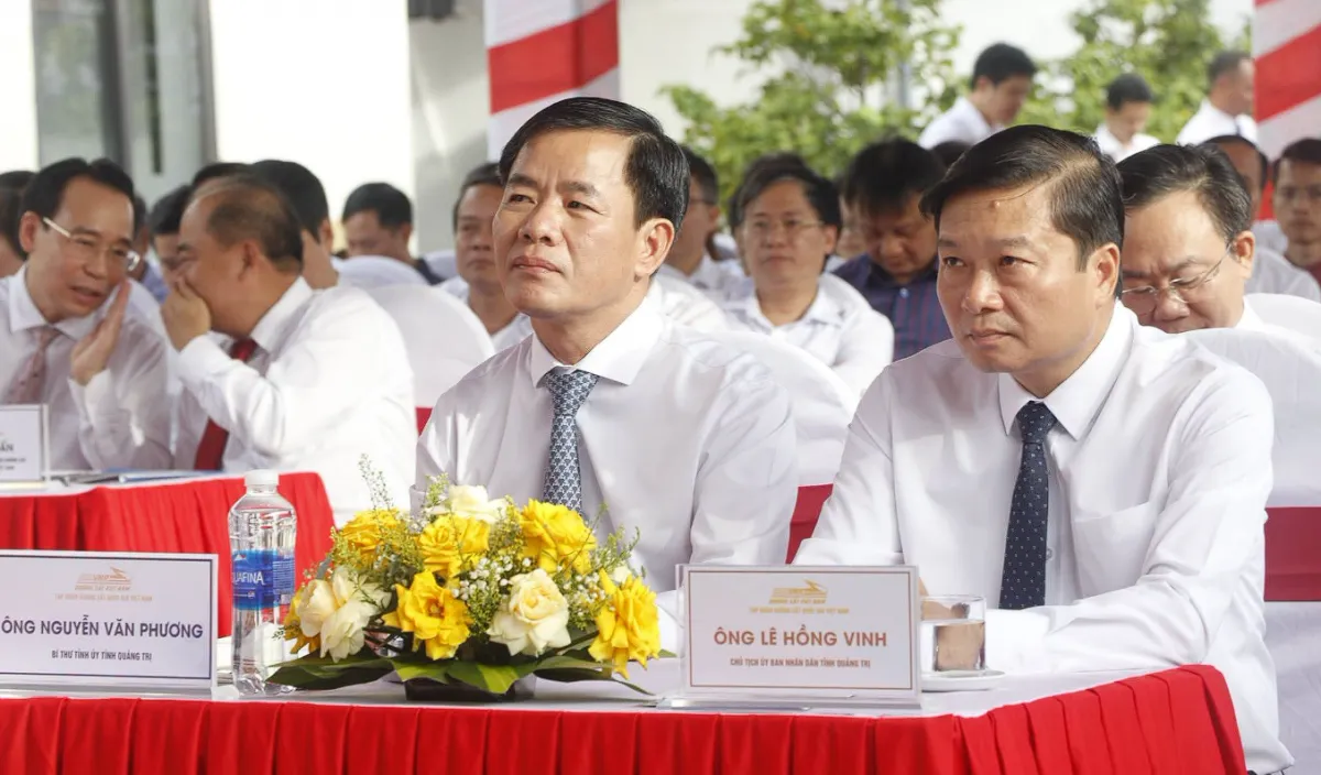 Tàu di sản Huế - Phong Nha: Hành trình 190km cho người mê du lịch tiết kiệm