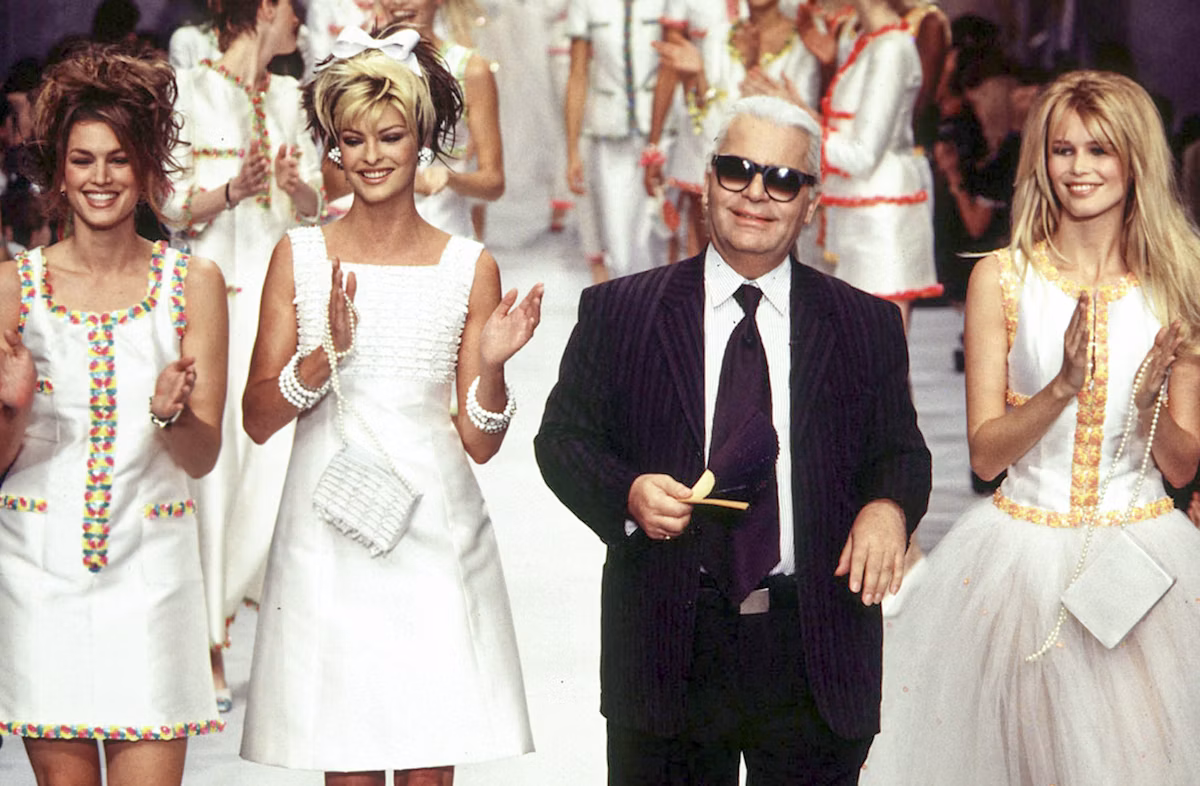 Karl Lagerfeld Và Những Thiết Kế Chanel Bất Diệt Từ Kho Lưu Trữ