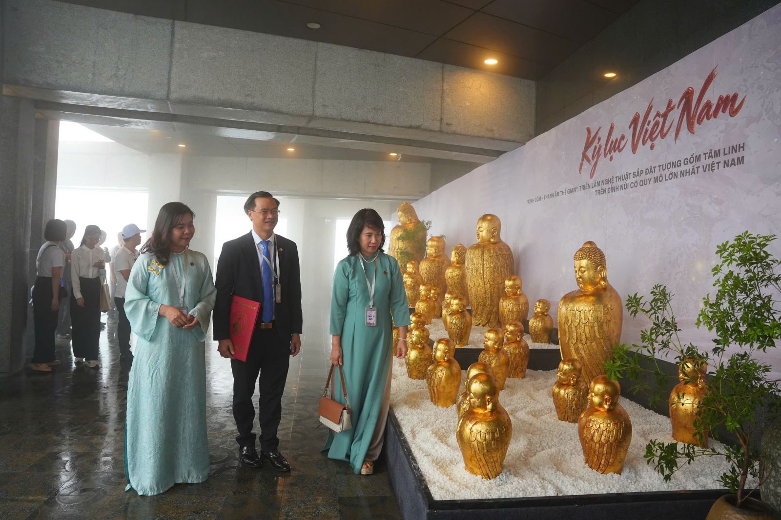 ‘Kinh gốm – Thanh âm thế gian’: kỷ lục gốm tâm linh trên đỉnh Núi Bà Đen
