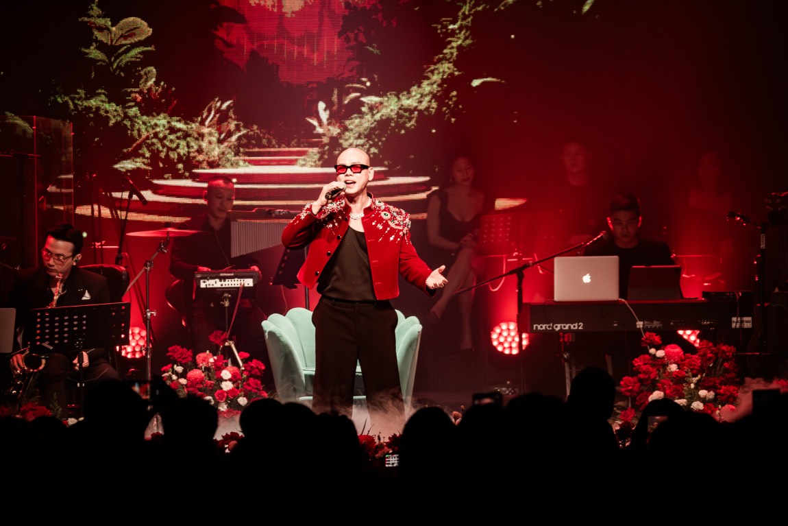 Phan Đinh Tùng biến concert một đêm thành series YouTube dài hạn