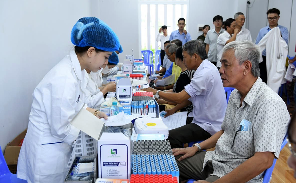 Chiến dịch khám sàng lọc miễn phí: công bằng sức khỏe từ tận ngõ