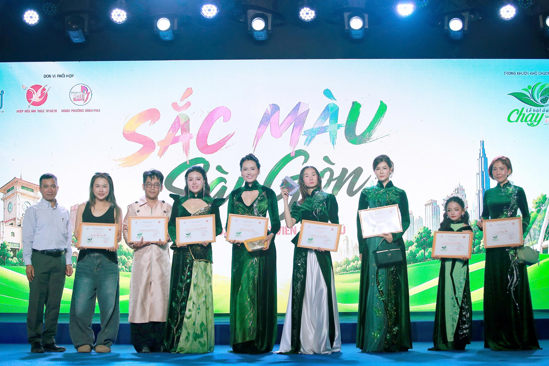 Sắc màu thành phố: Khi thời trang kể chuyện sống xanh