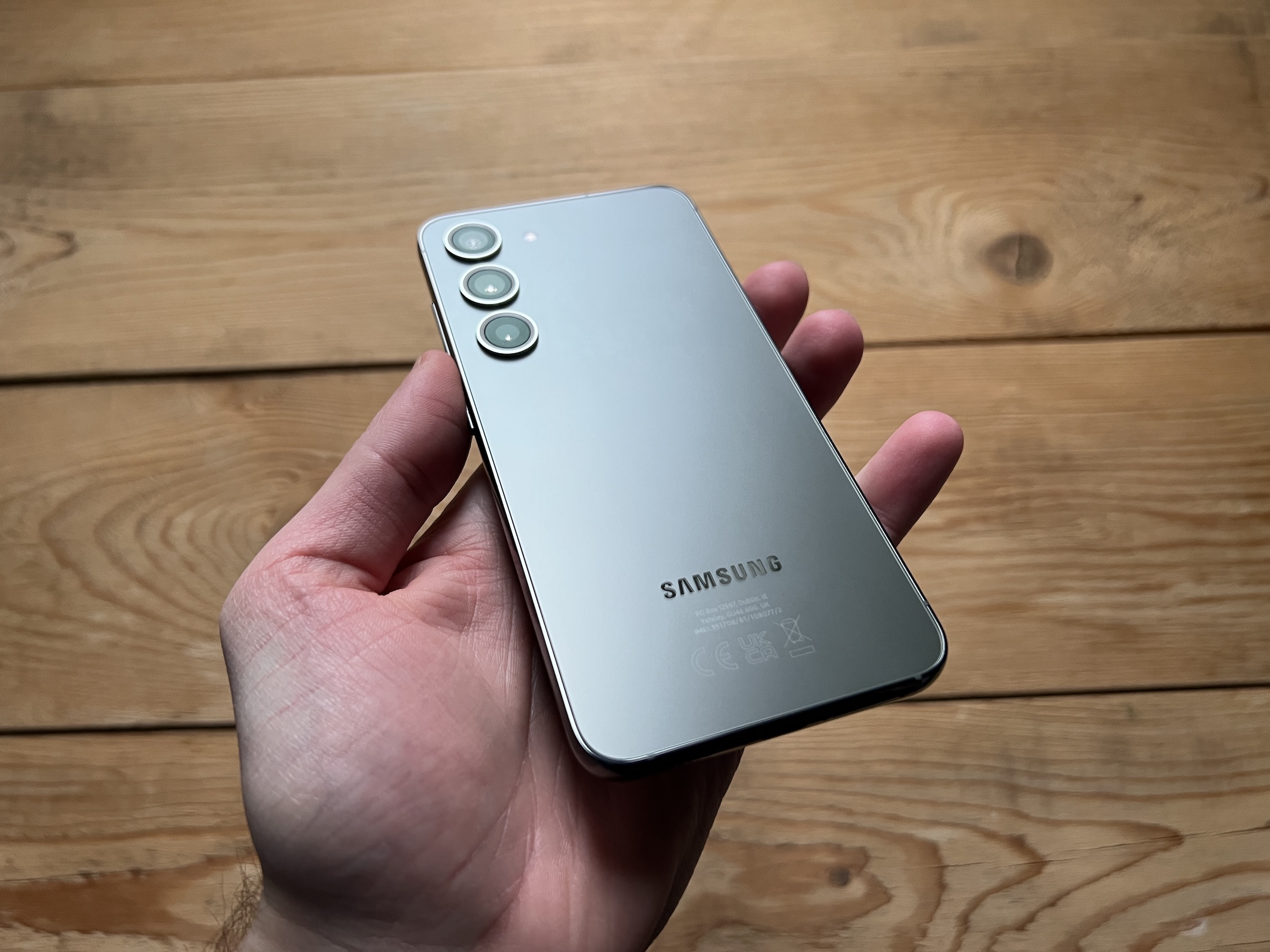 Samsung Galaxy S24 FE: Patut Beli atau Tunggu Model Baharu?